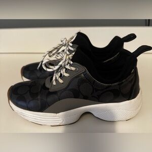 Coach Women’s Sneakers Signature Size 7 Black and White ✨✨